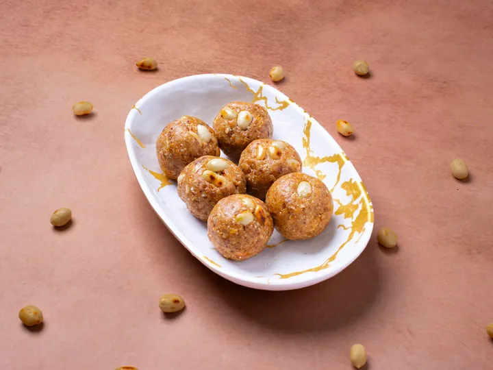 Dates-Peanut Laddu